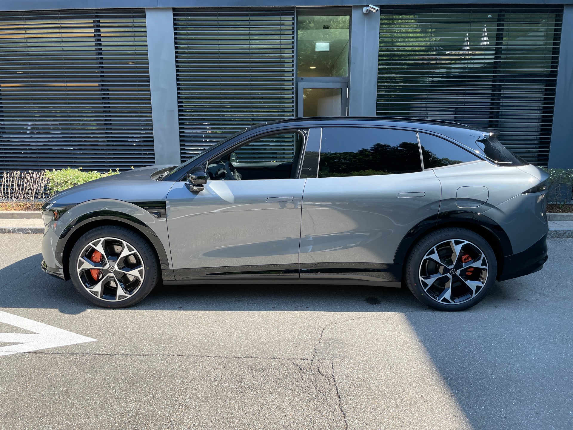 ZEEKR 7X 100kWh Privilege AWD mit Comfort und Cockpitpaket, AHK, Modell 2026-showroom-element-1