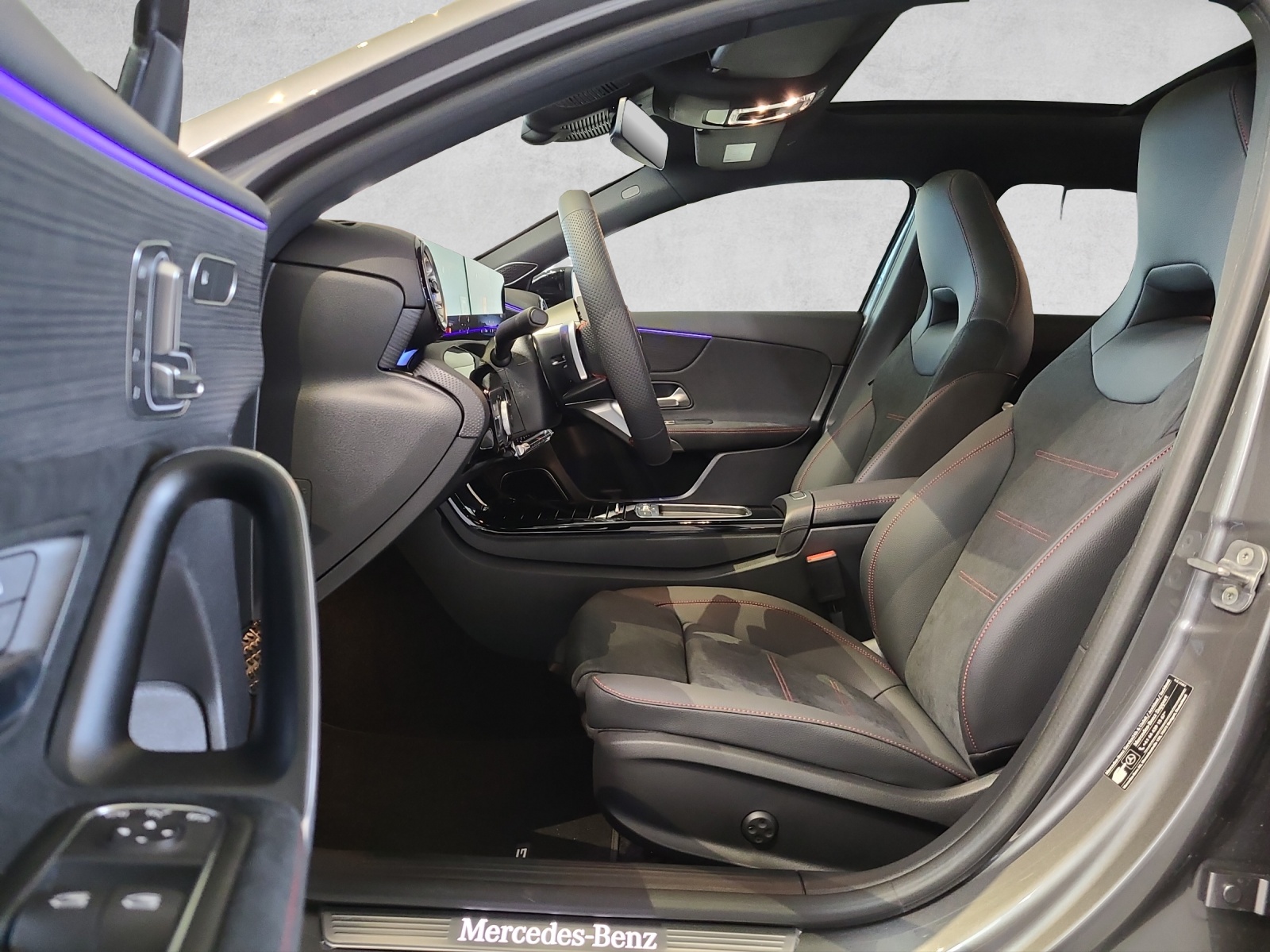 MERCEDES-BENZ A 250 AMG Line 4M W177-image-13