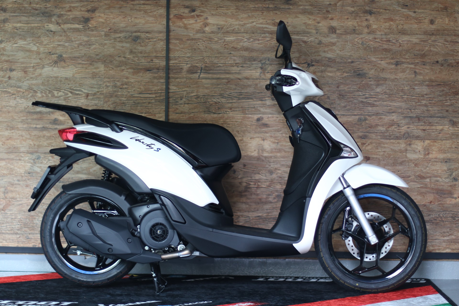 PIAGGIO Liberty 125 Sport E5+-image-1