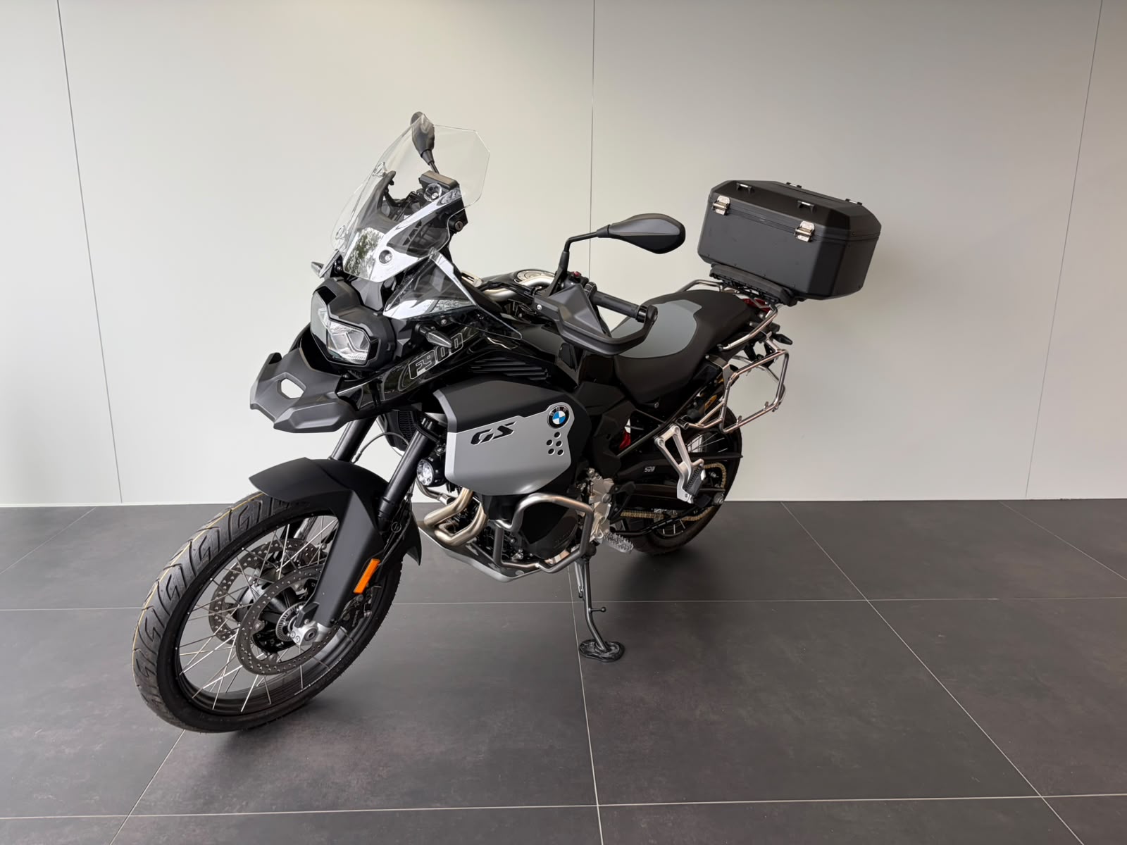 BMW F 900 GS Adventure-showroom-element-3