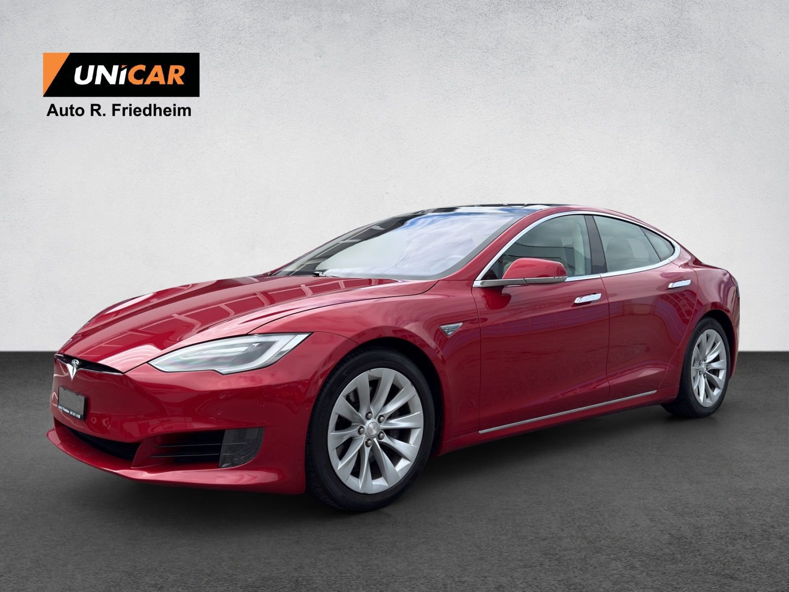 TESLA Model S 90 D-showroom-element-2