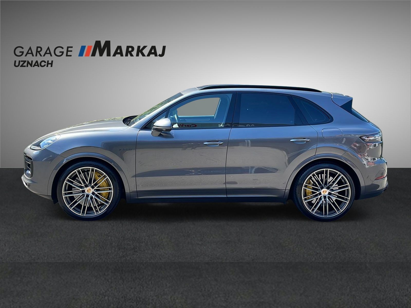 PORSCHE Cayenne Turbo S E-Hybrid-showroom-element-2