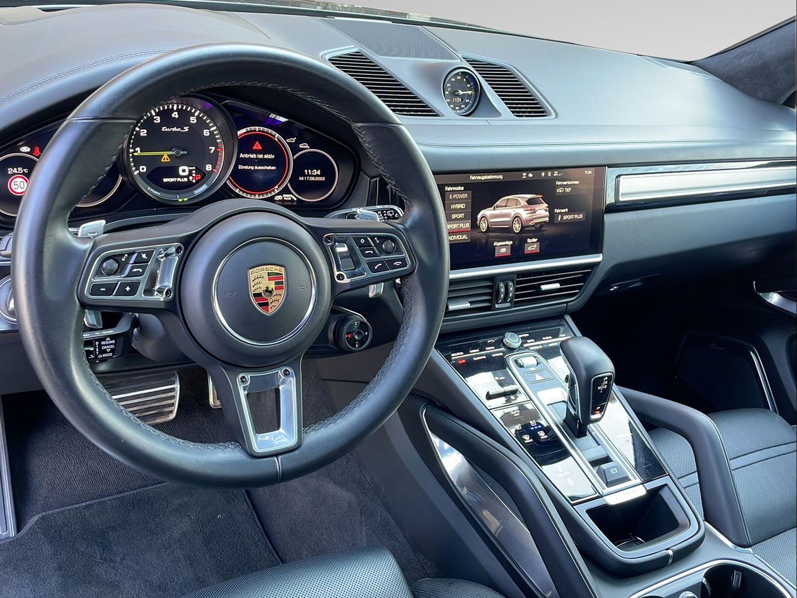 PORSCHE Cayenne Turbo S E-Hybrid-image-8
