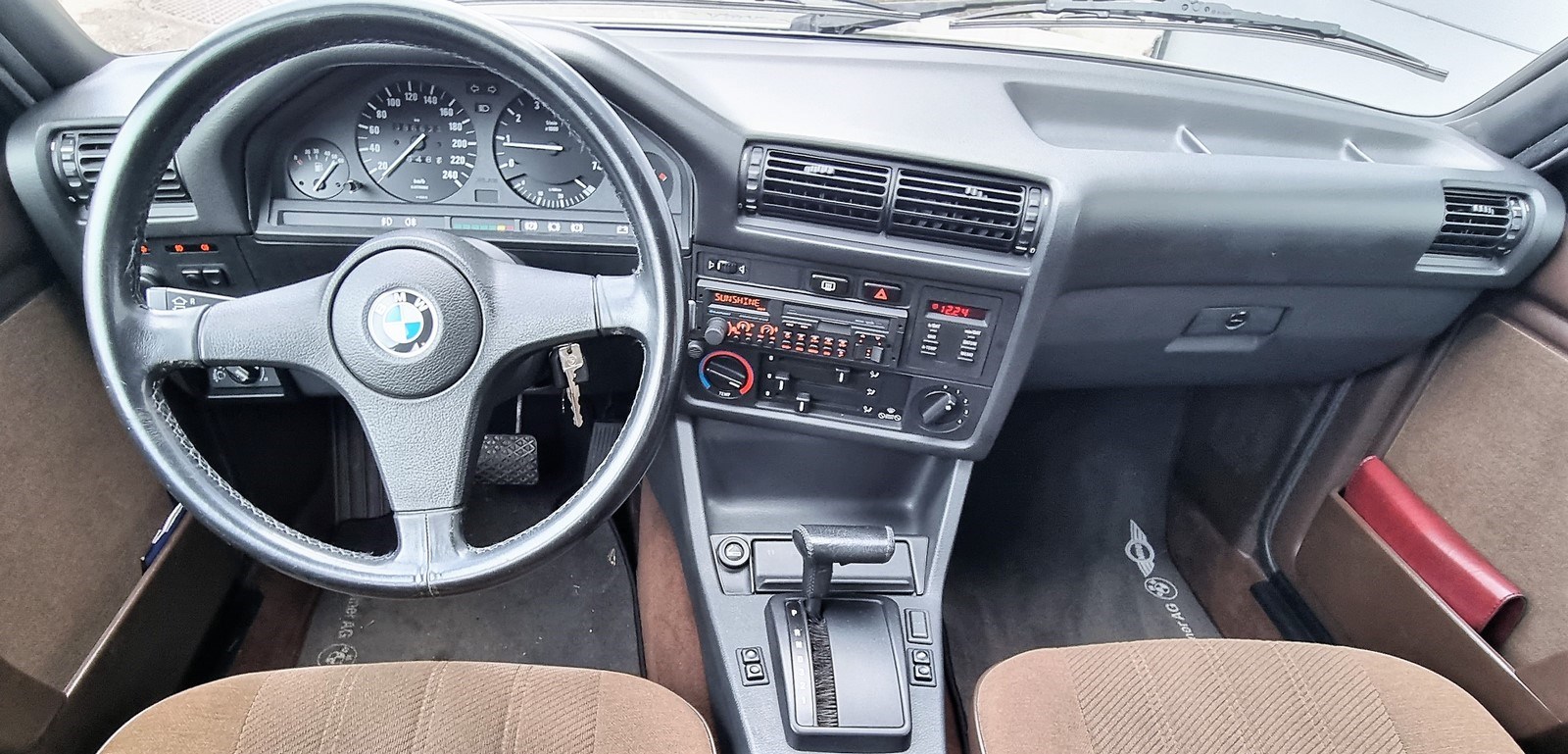 BMW 325i A-image-10