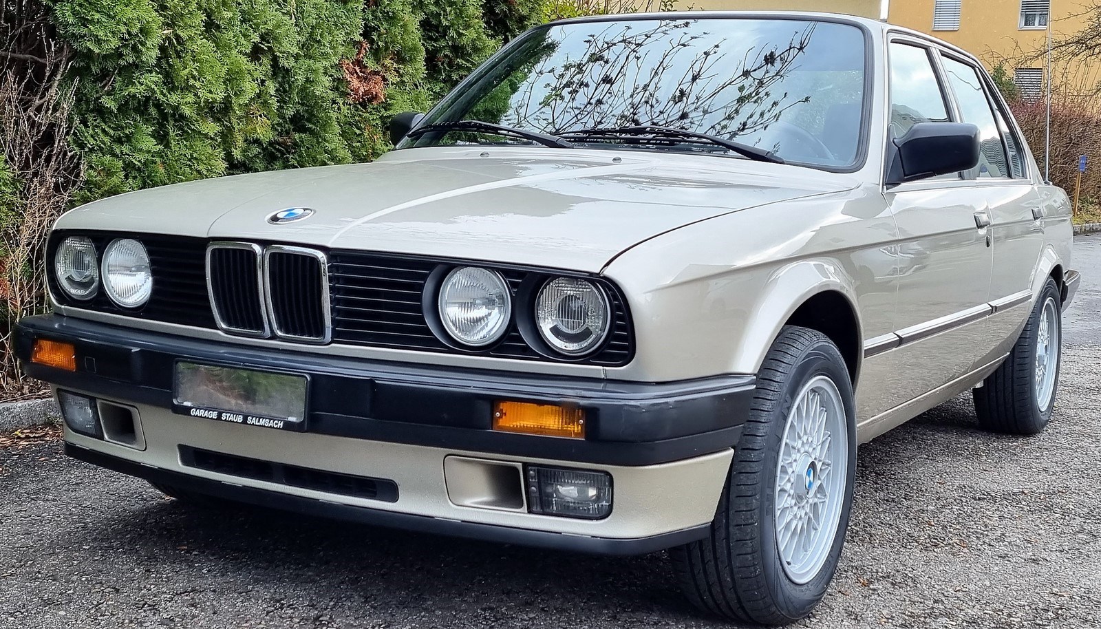 BMW 325i A-image-1