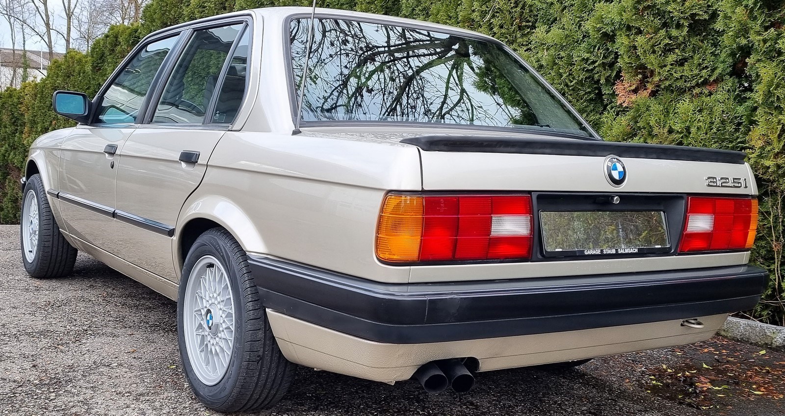 BMW 325i A-image-4