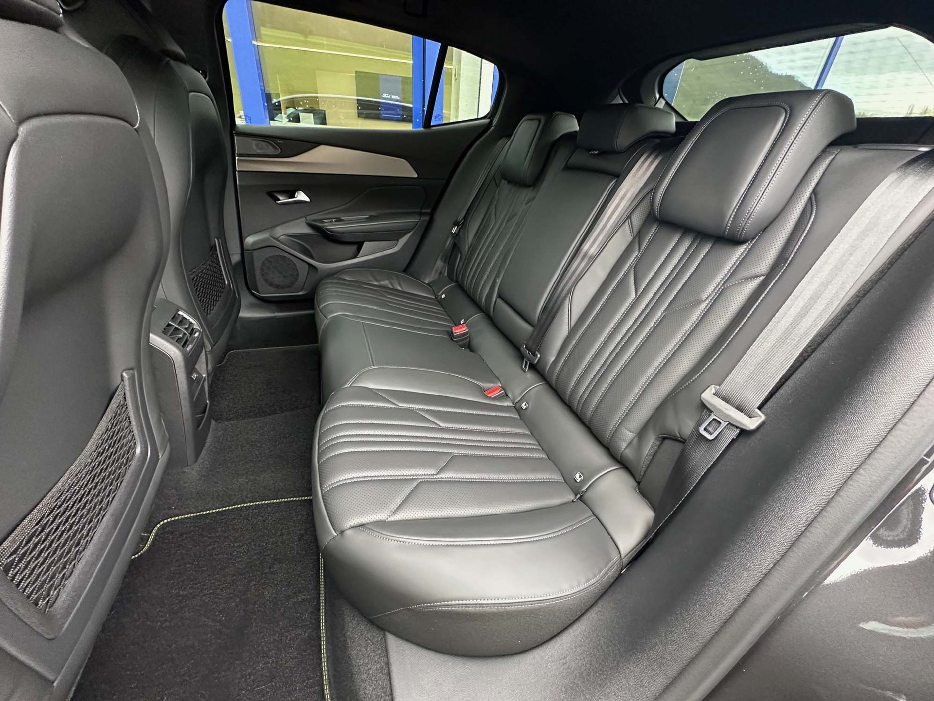 PEUGEOT 408 1.6 PHEV 225 GT-image-6