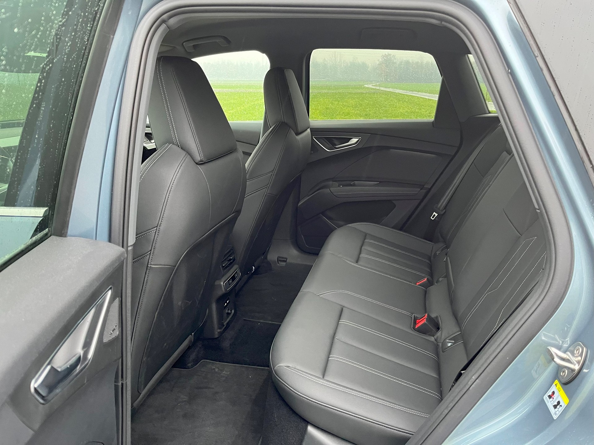 AUDI Q4 e-tron 40-image-4