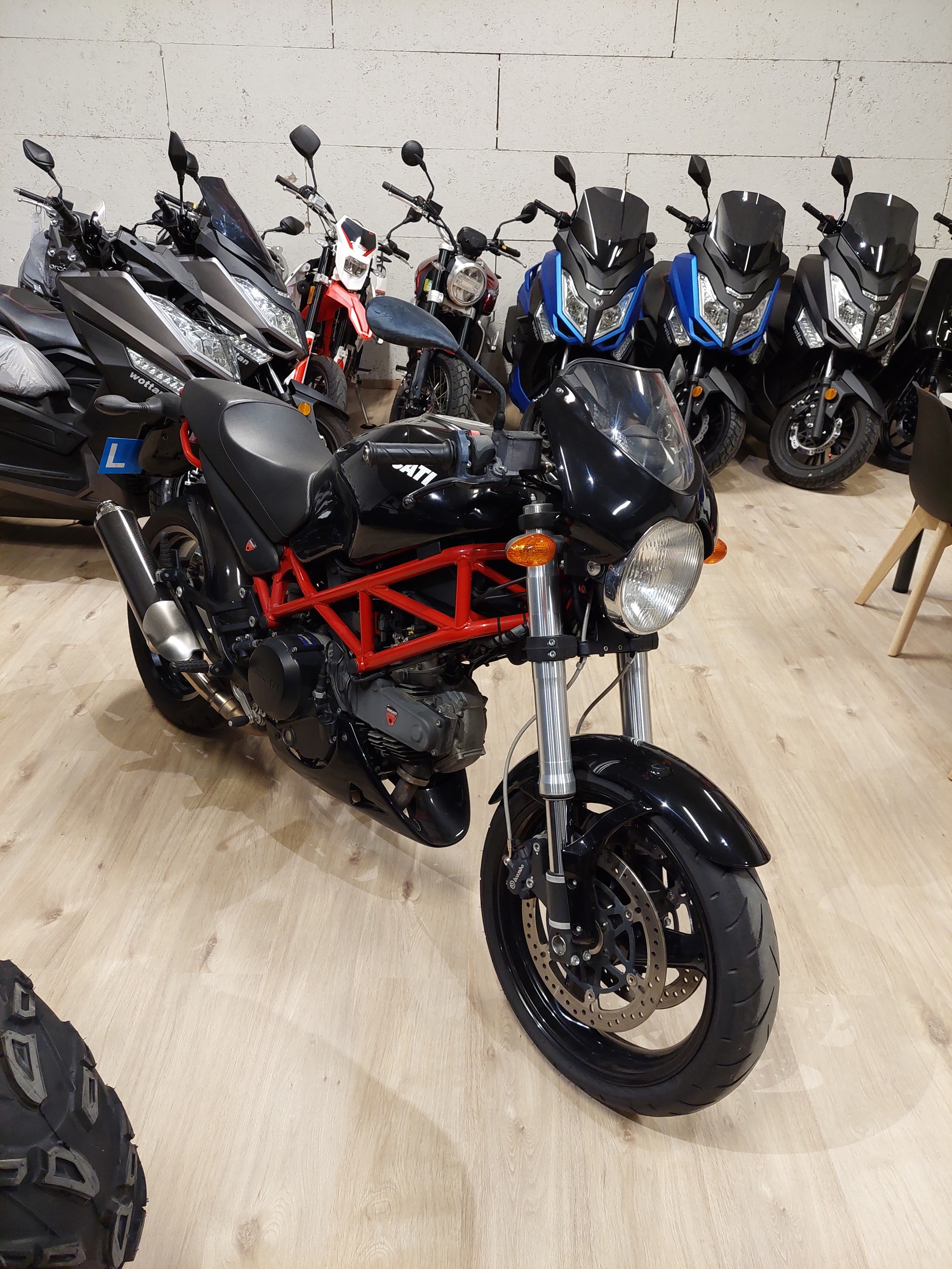 DUCATI Monster 695M-image-0