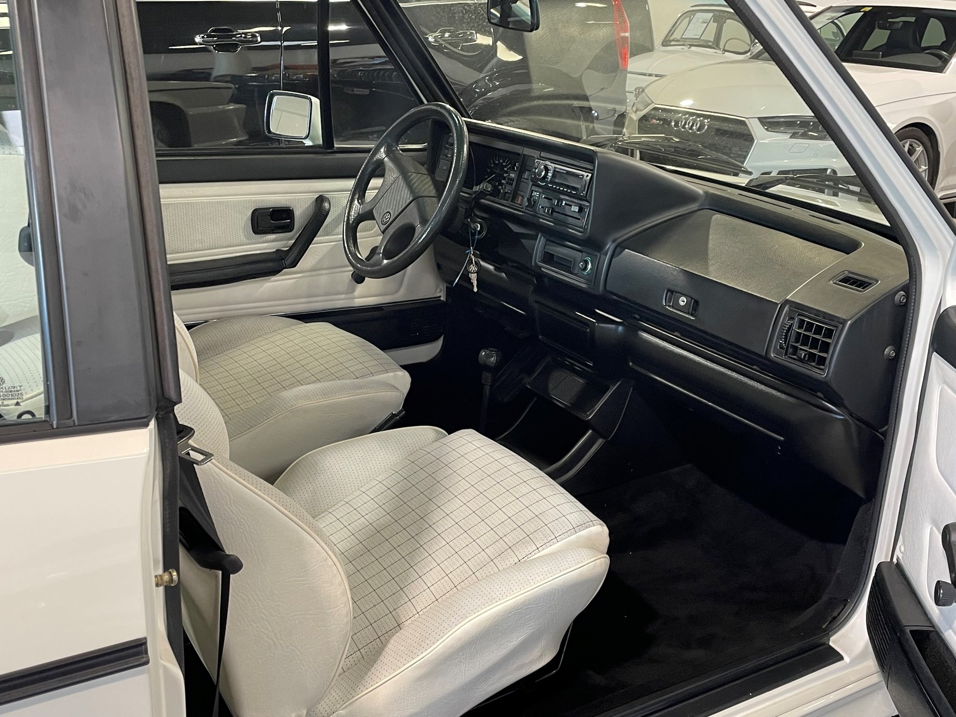 VW GOLF 1-image-8