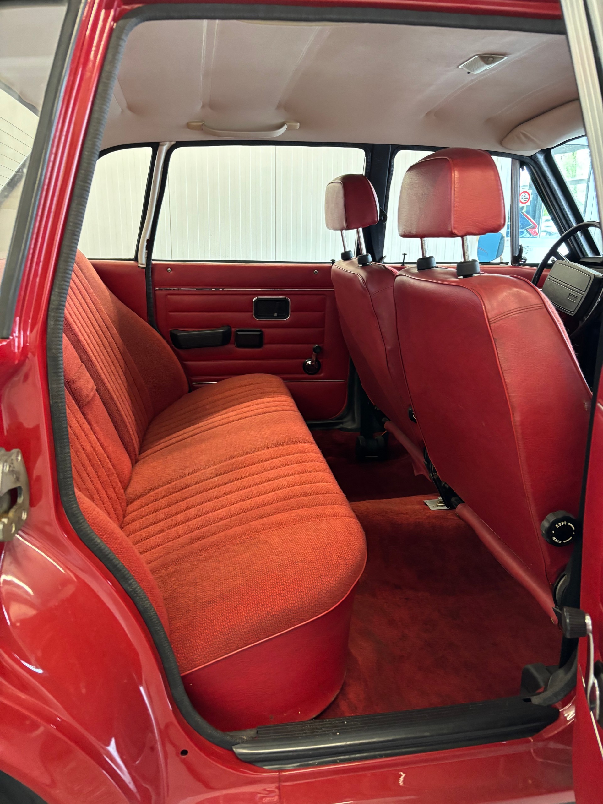 VOLVO 144-image-11