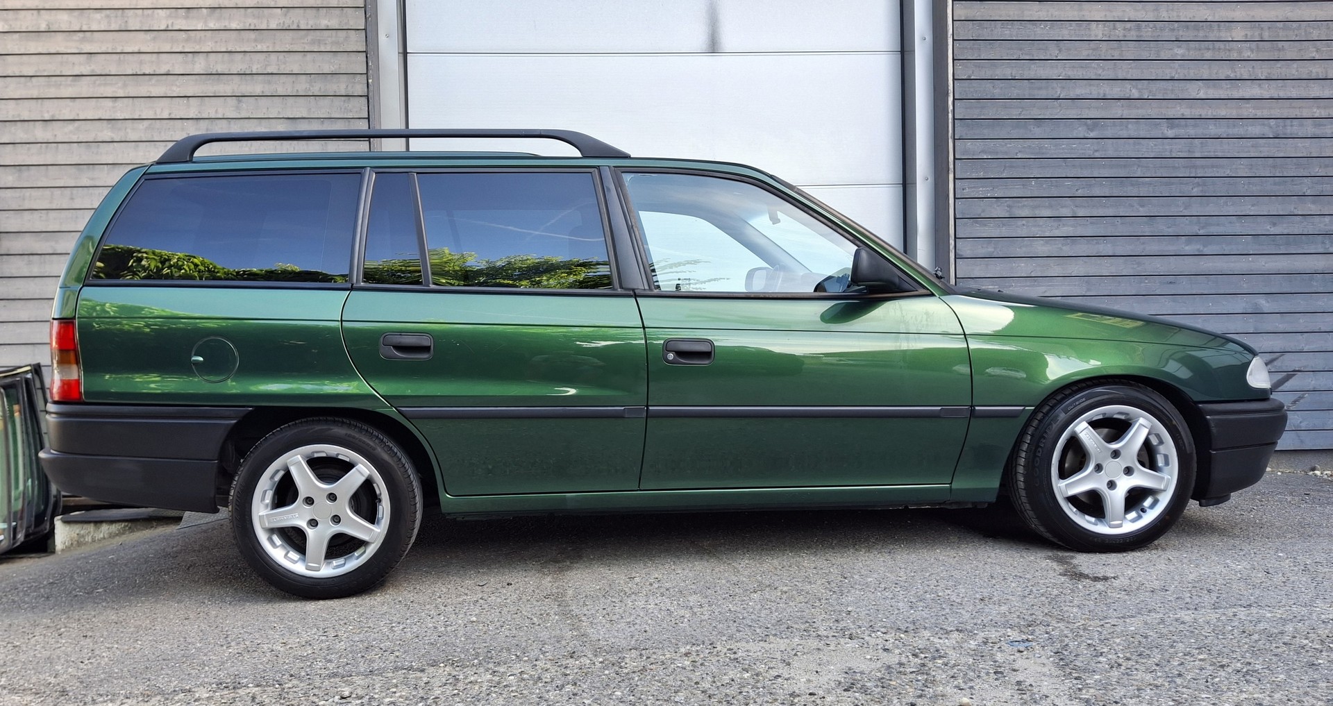 OPEL Astra Caravan 1.6i 16V Special-image-7