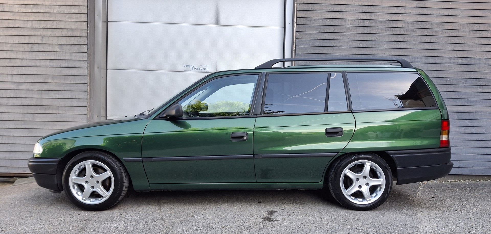 OPEL Astra Caravan 1.6i 16V Special-image-3