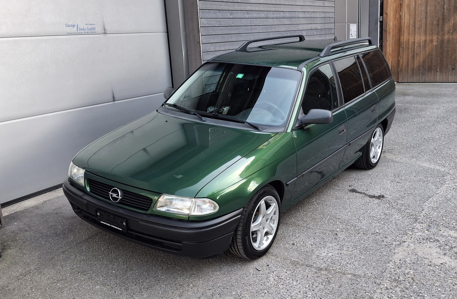 OPEL Astra Caravan 1.6i 16V Special-image-2