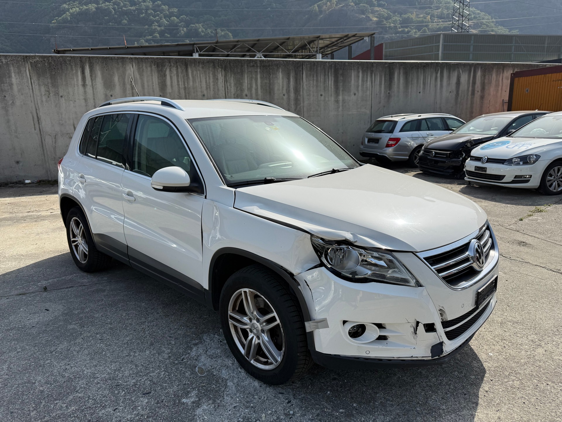 VW Tiguan 2.0 TSI Sport&Style-image-3