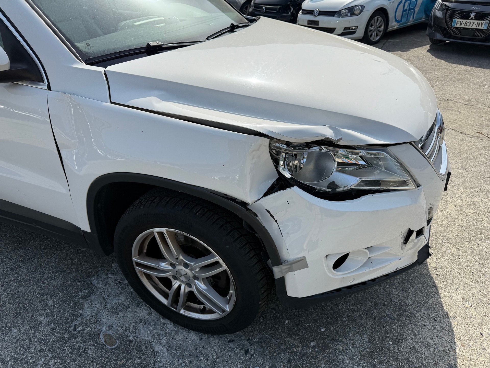 VW Tiguan 2.0 TSI Sport&Style-image-4