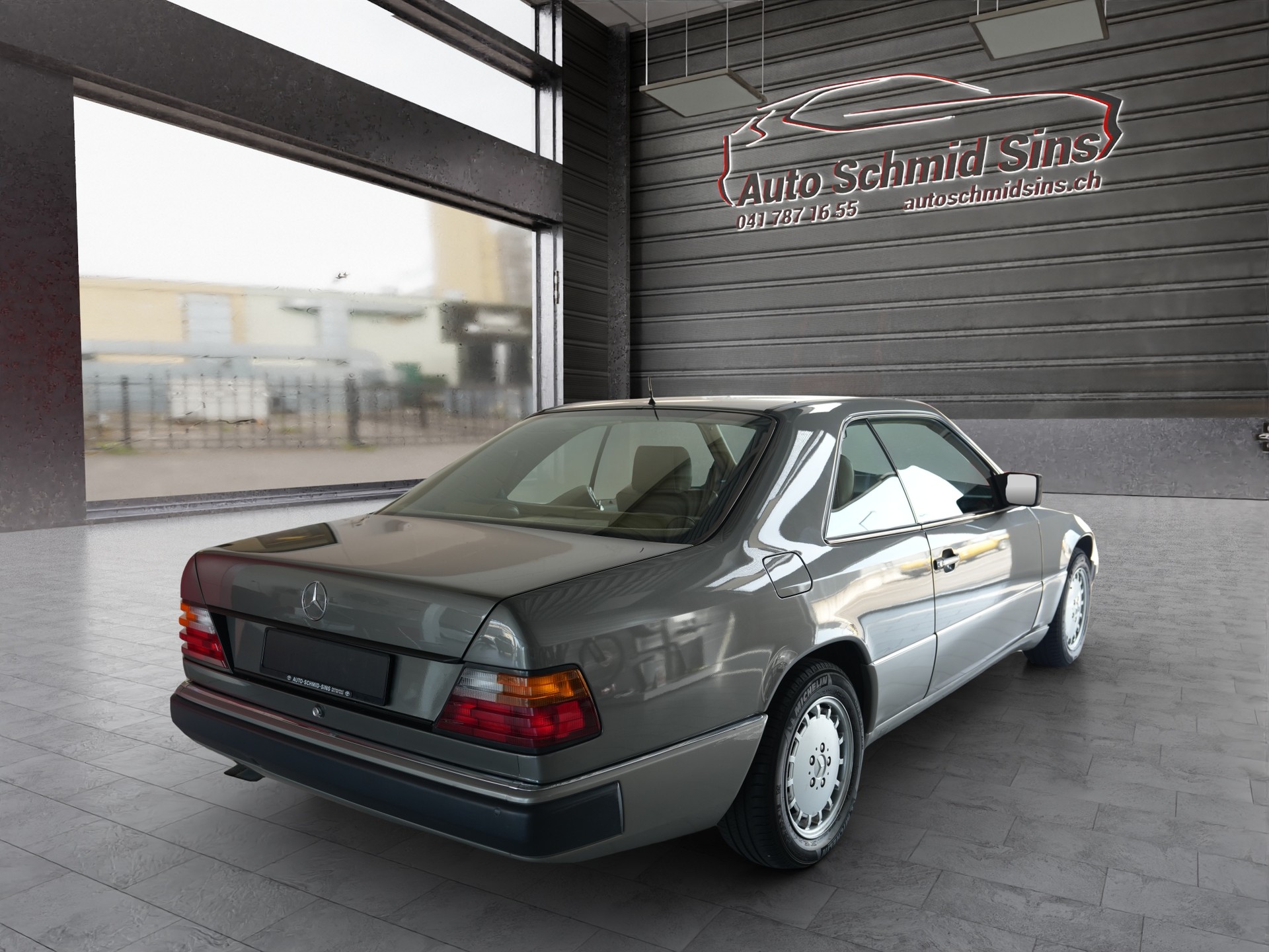 MERCEDES-BENZ 300 CE-showroom-element-3