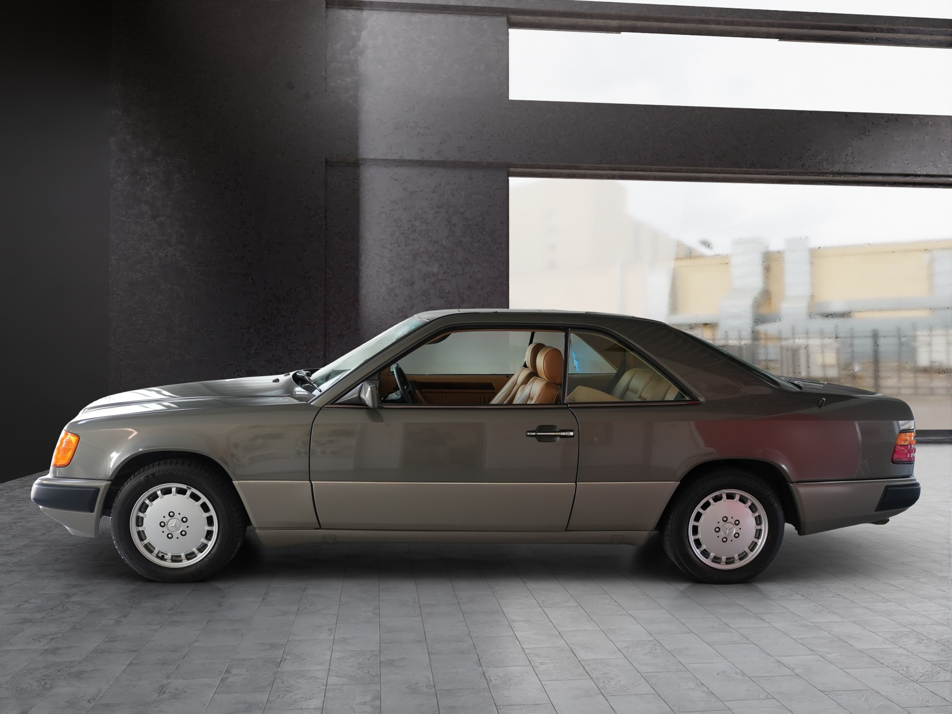 MERCEDES-BENZ 300 CE-showroom-element-2