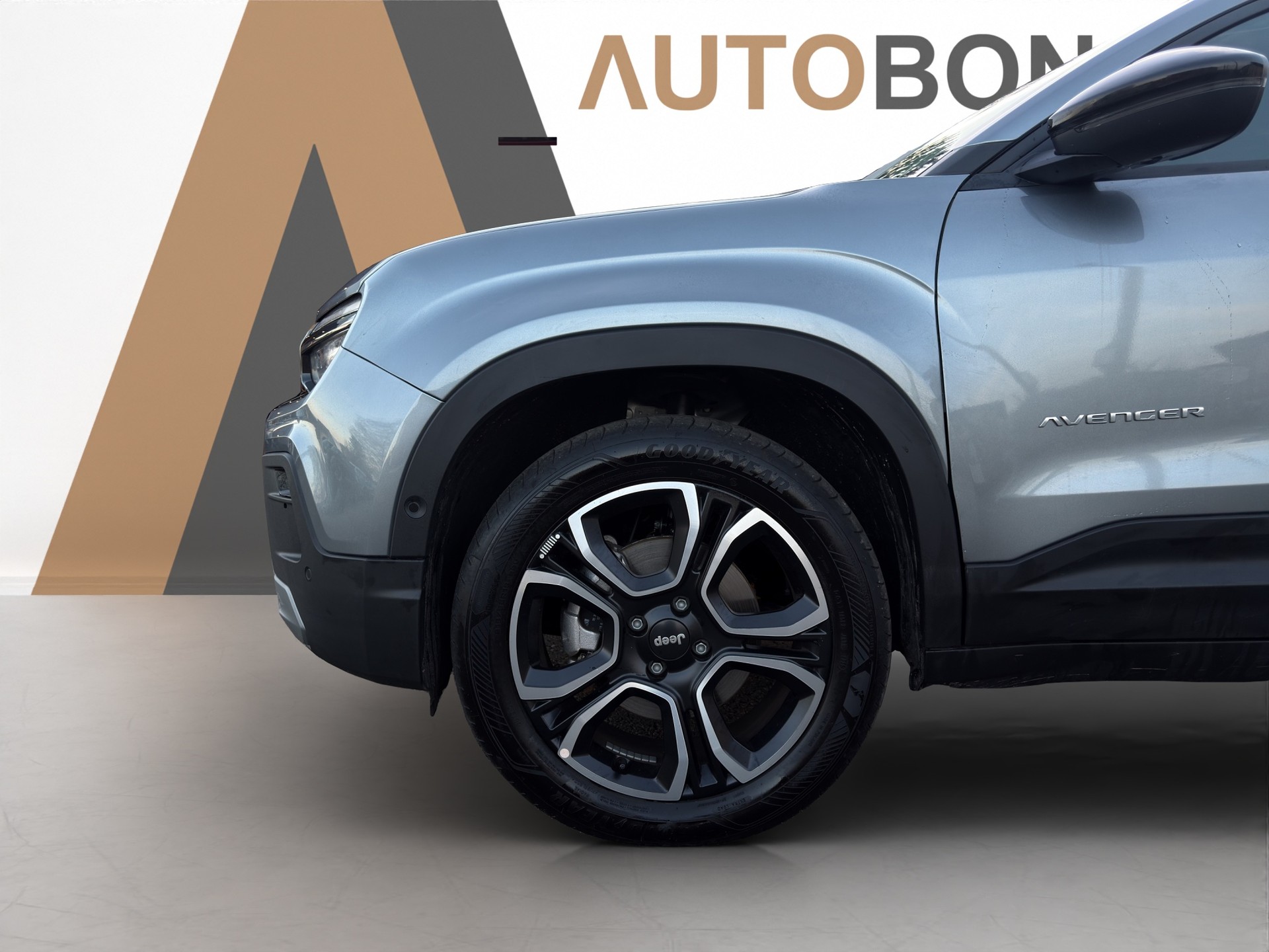JEEP Avenger Summit-image-18