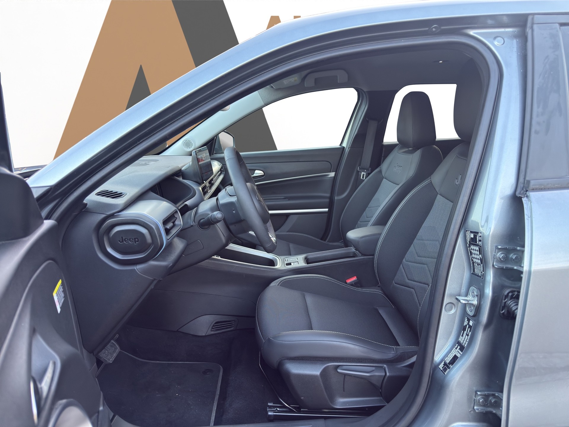 JEEP Avenger Summit-image-8