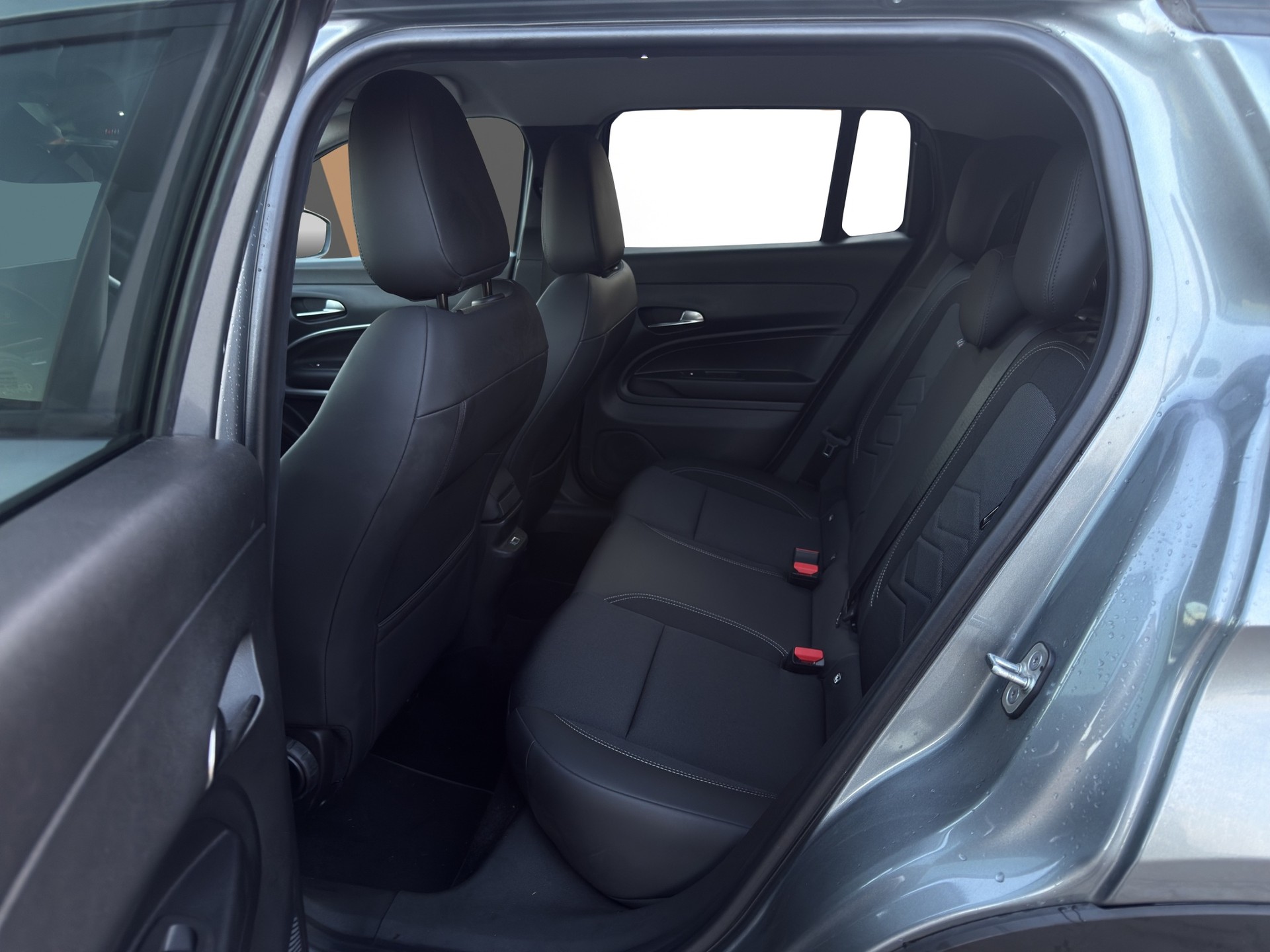 JEEP Avenger Summit-image-12
