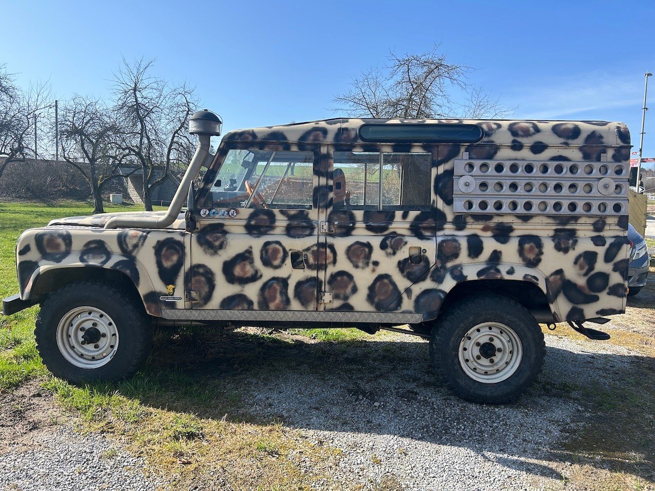 LAND ROVER 110 V8 Station Wagon-image-2