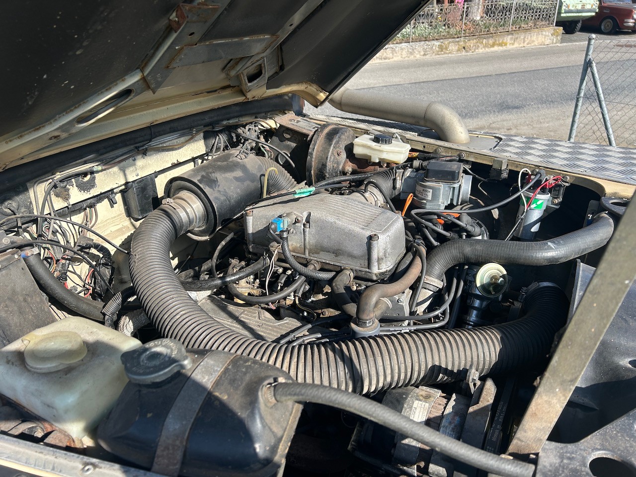LAND ROVER 110 V8 Station Wagon-image-7