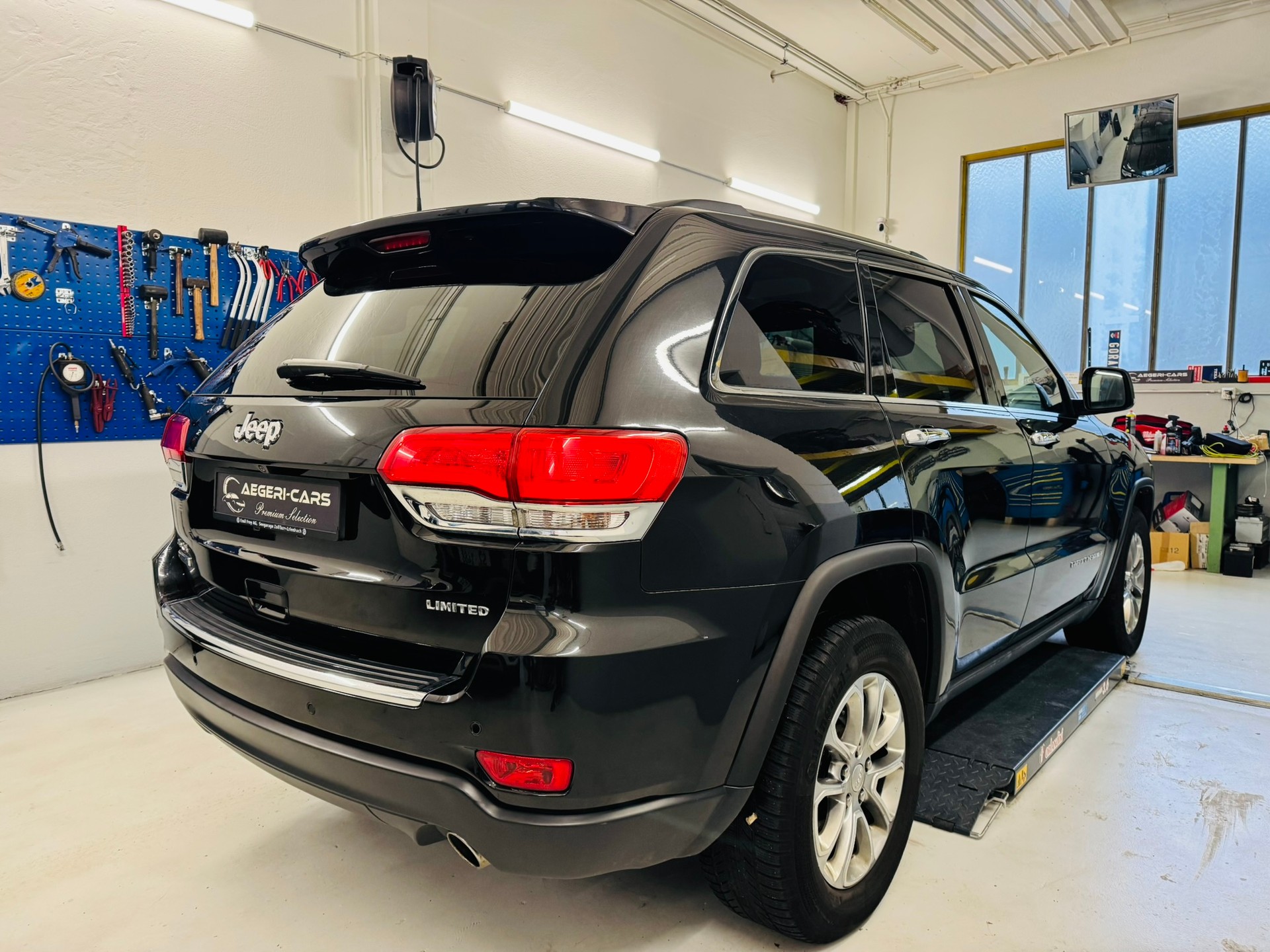 JEEP Grand Cherokee 3.0 CRD Limited Automatic-showroom-element-3