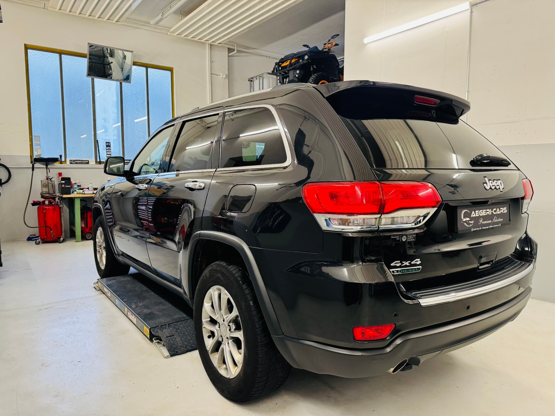 JEEP Grand Cherokee 3.0 CRD Limited Automatic-image-5