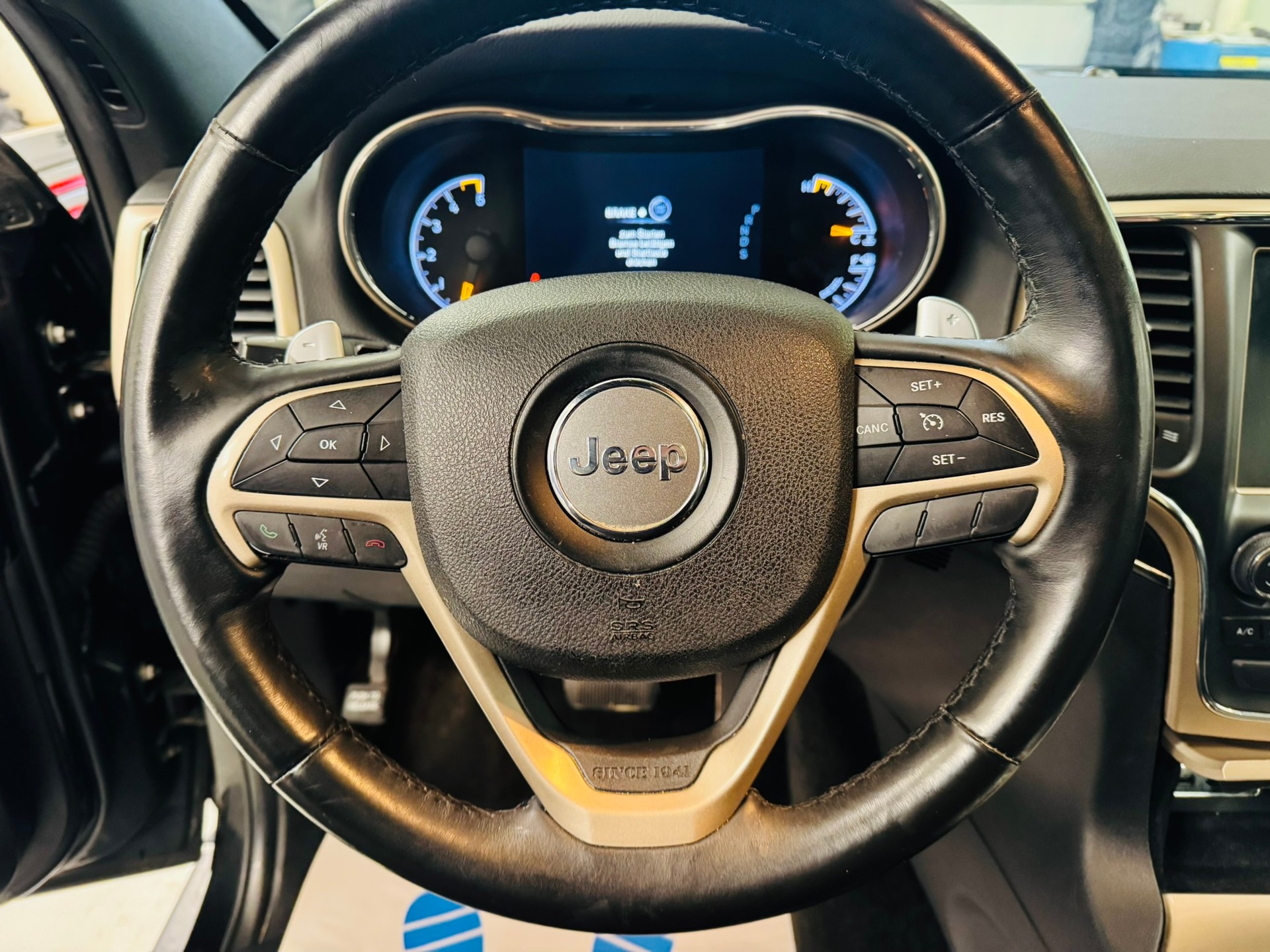 JEEP Grand Cherokee 3.0 CRD Limited Automatic-image-12