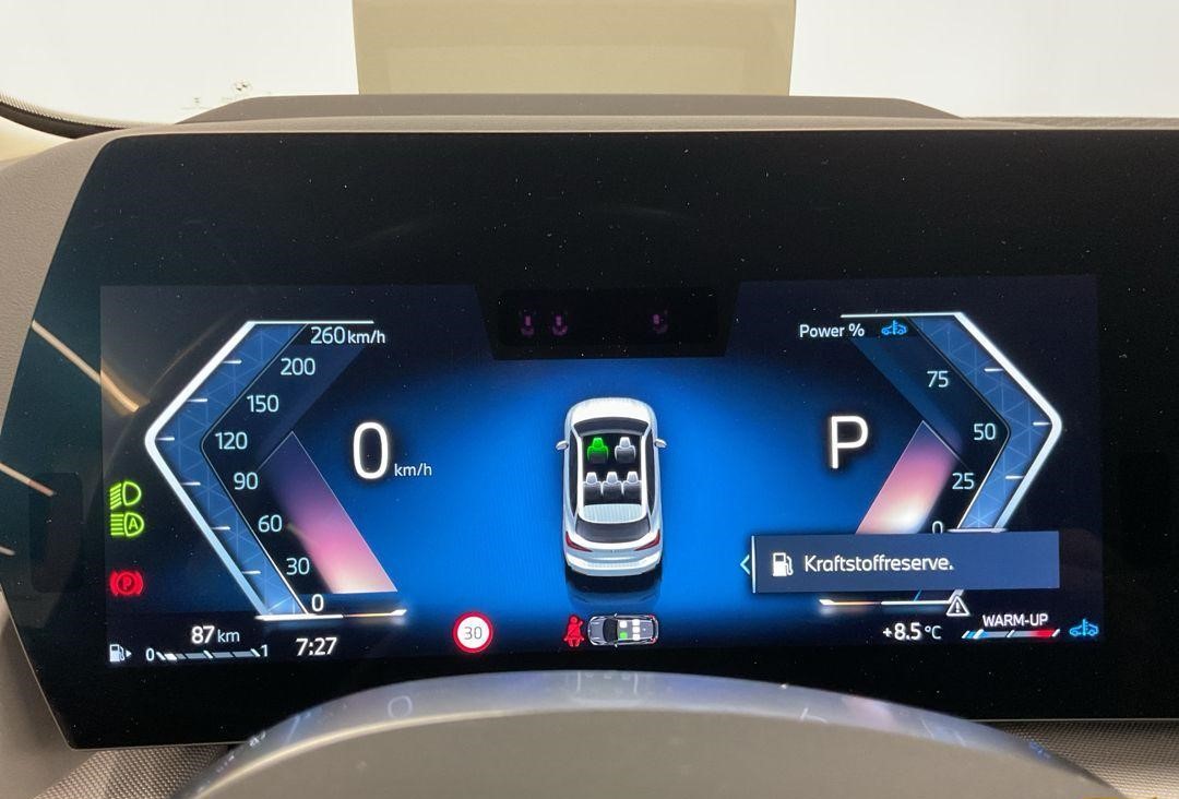 BMW 218i Active Tourer DKG-image-4