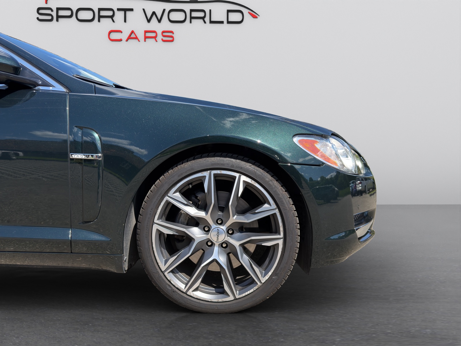 JAGUAR XF 5.0 V8 Portfolio-image-28