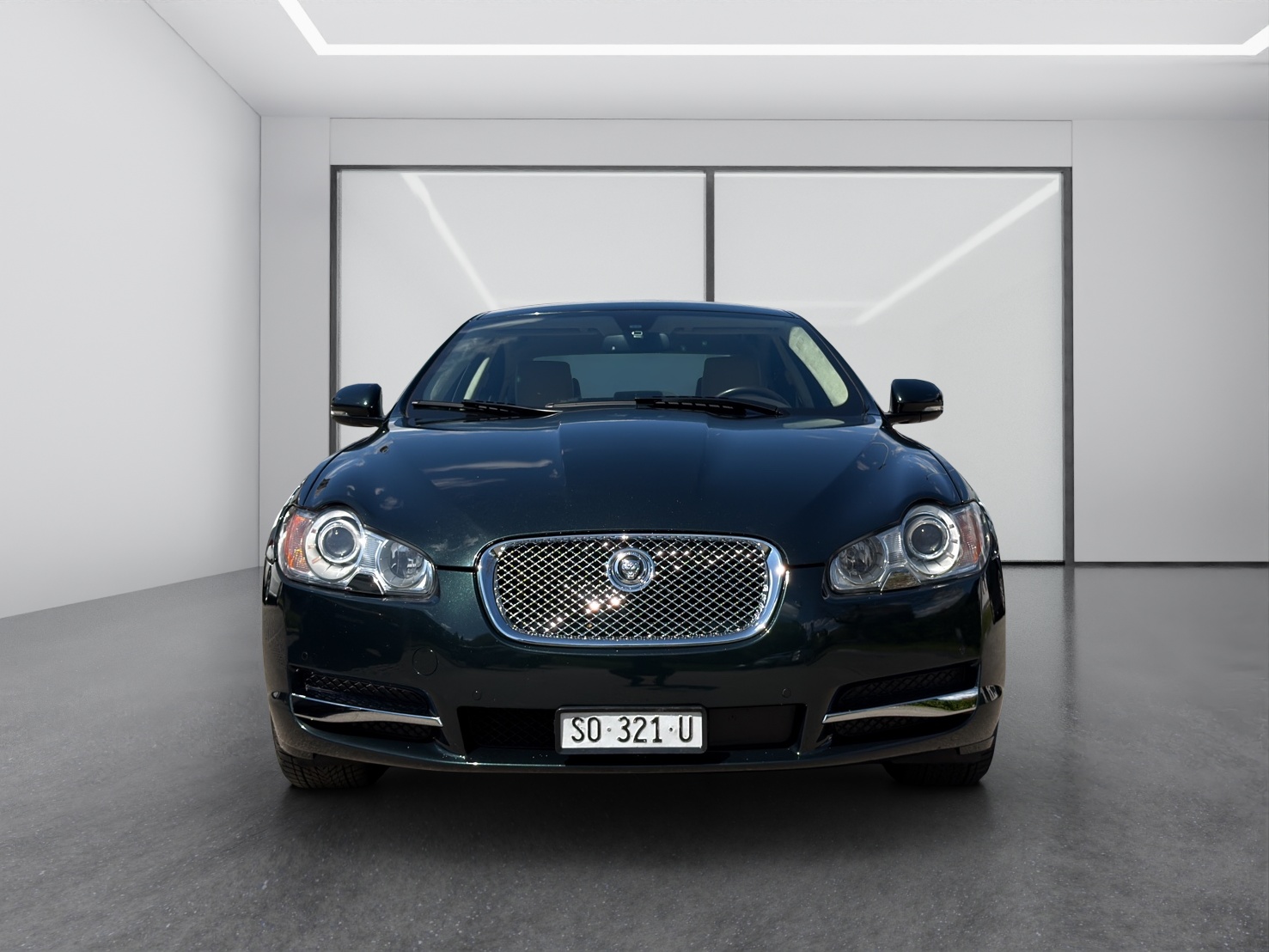 JAGUAR XF 5.0 V8 Portfolio-image-4