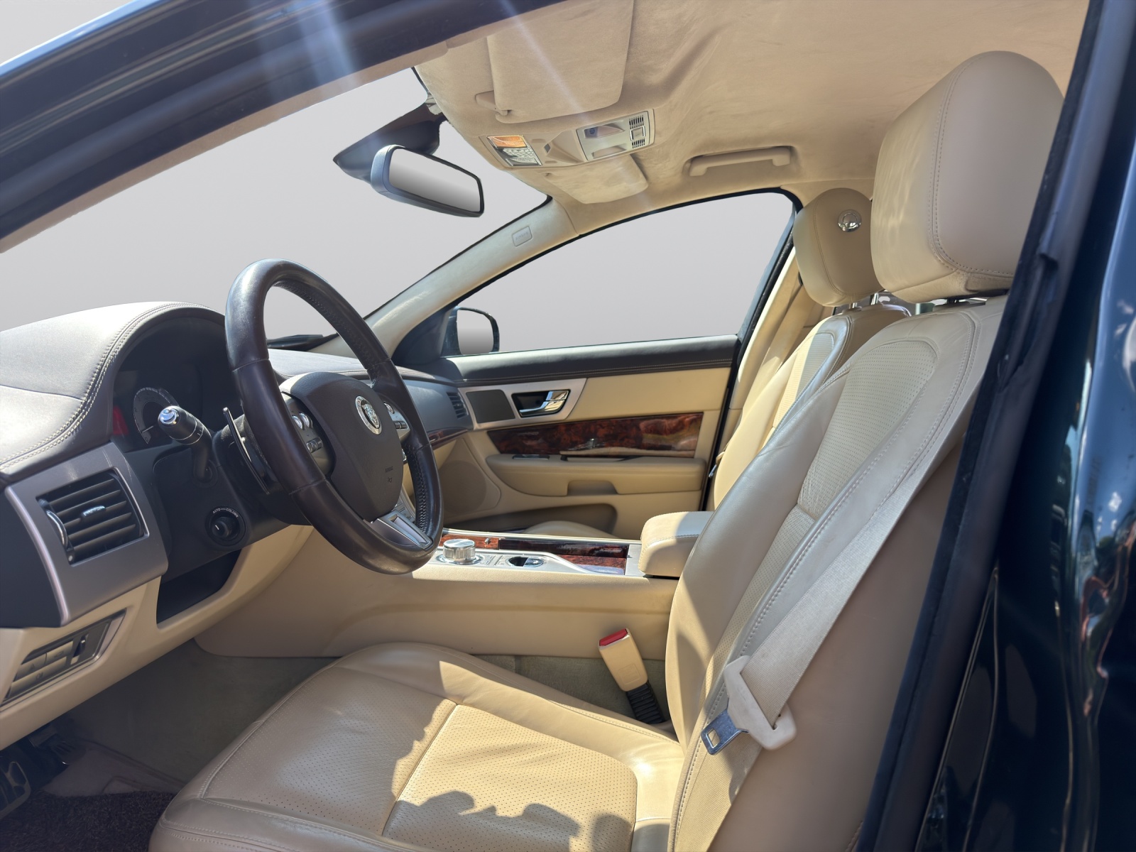 JAGUAR XF 5.0 V8 Portfolio-image-10