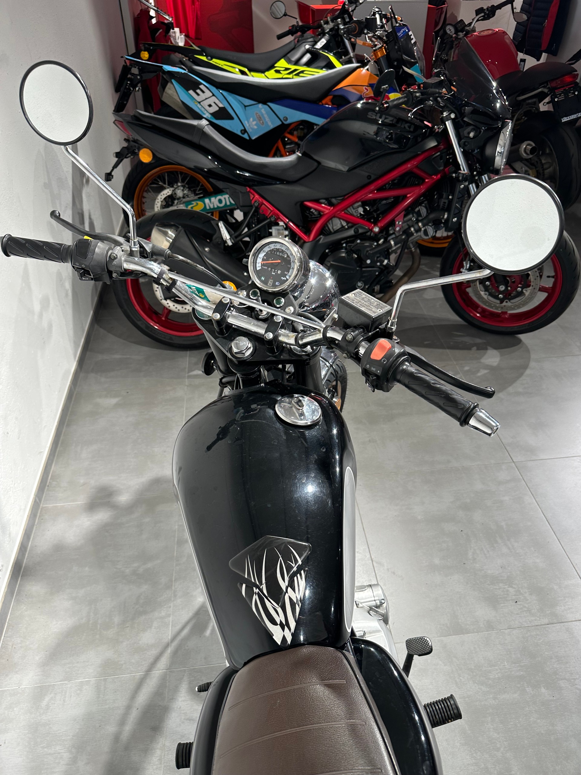 MASH 250 Two Fifty-image-3