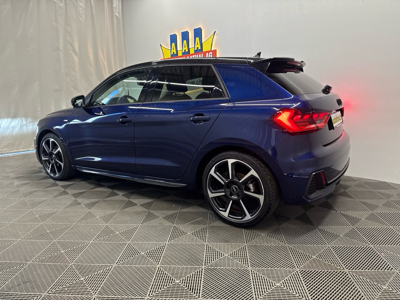 AUDI A1 Sportback 30 TFSI S Line Black Edition S-tronic-showroom-element-1