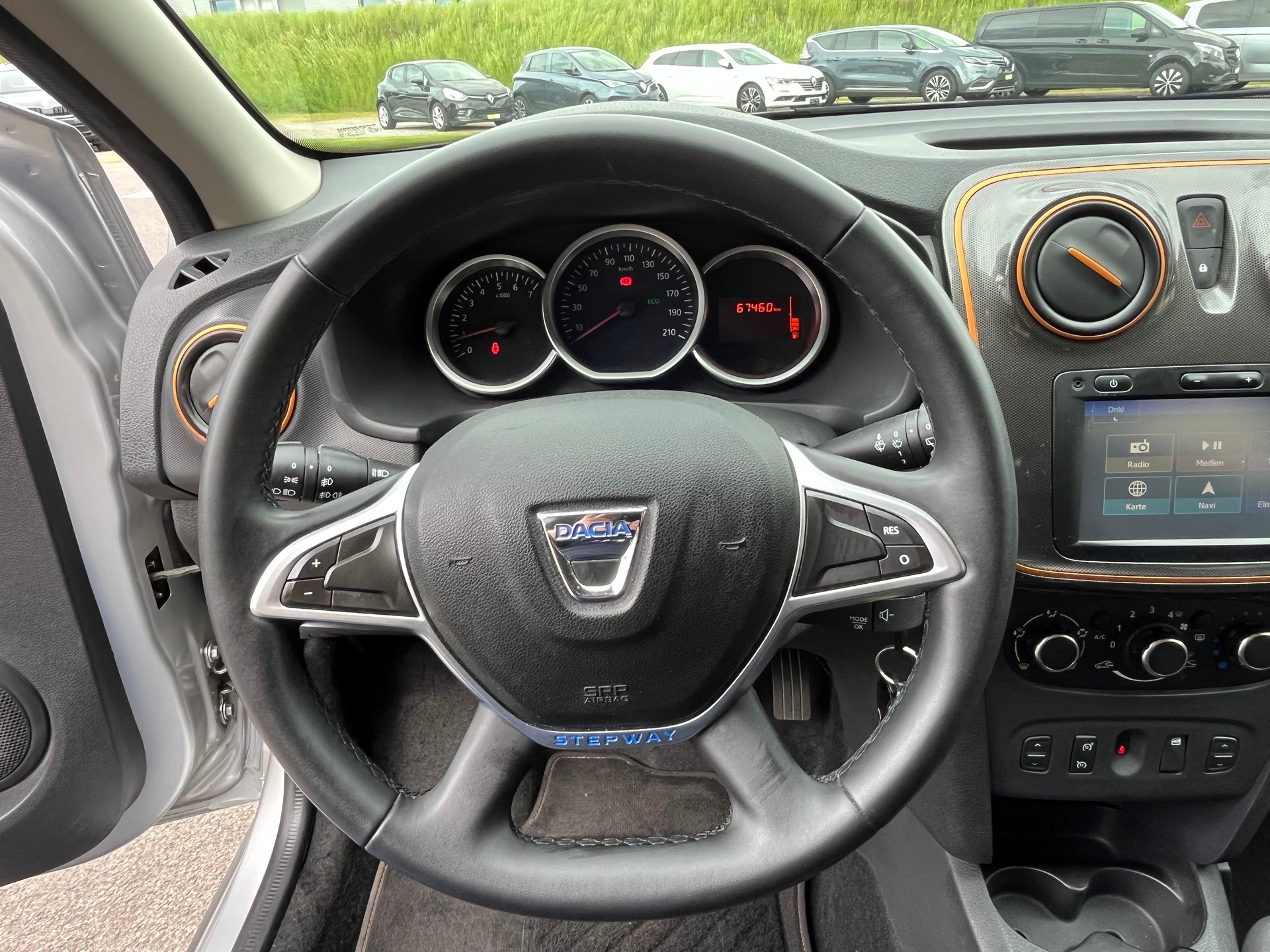 DACIA Logan MCV 0.9 Stepway Unlimited+++FRISCH AB MFK+++WENIG KM+++-image-7