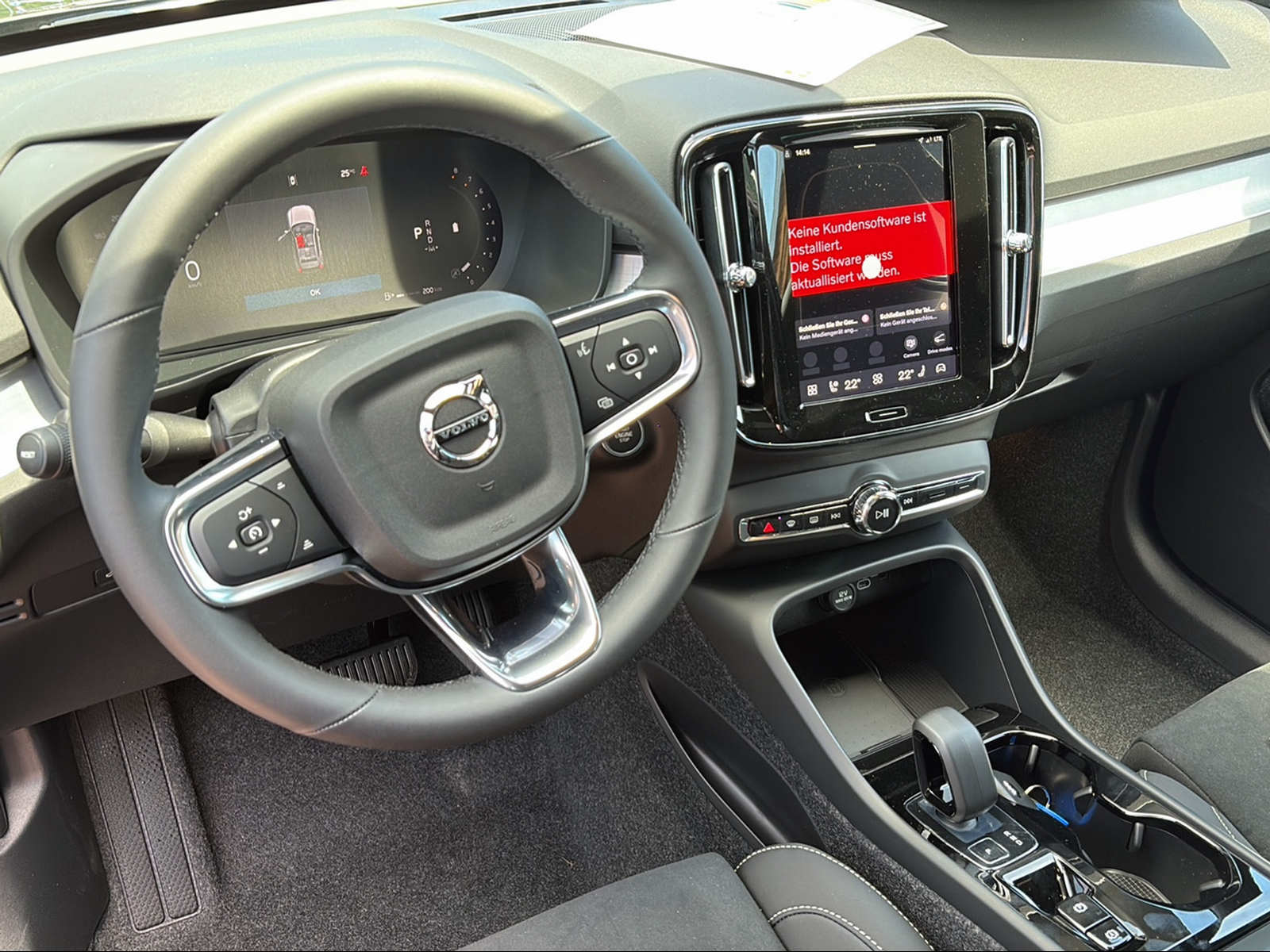 VOLVO XC40 B3 Benzin Mild Hybrid Plus Dark DCT-image-11