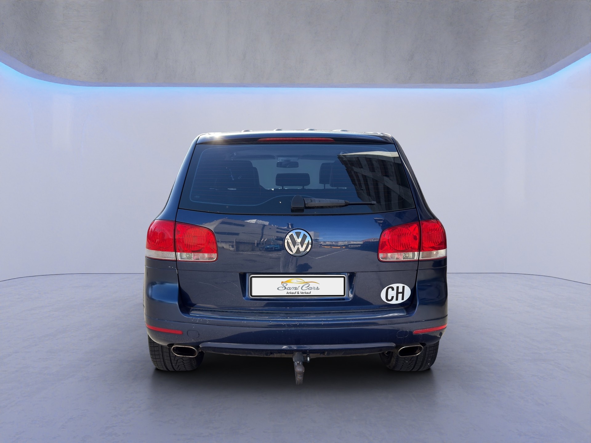 VW Touareg 4.2 V8 Automatic-showroom-element-3