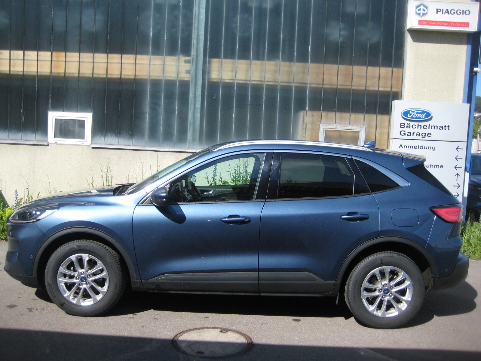 FORD Kuga 2.5 FHEV Titanium FWD-image-1