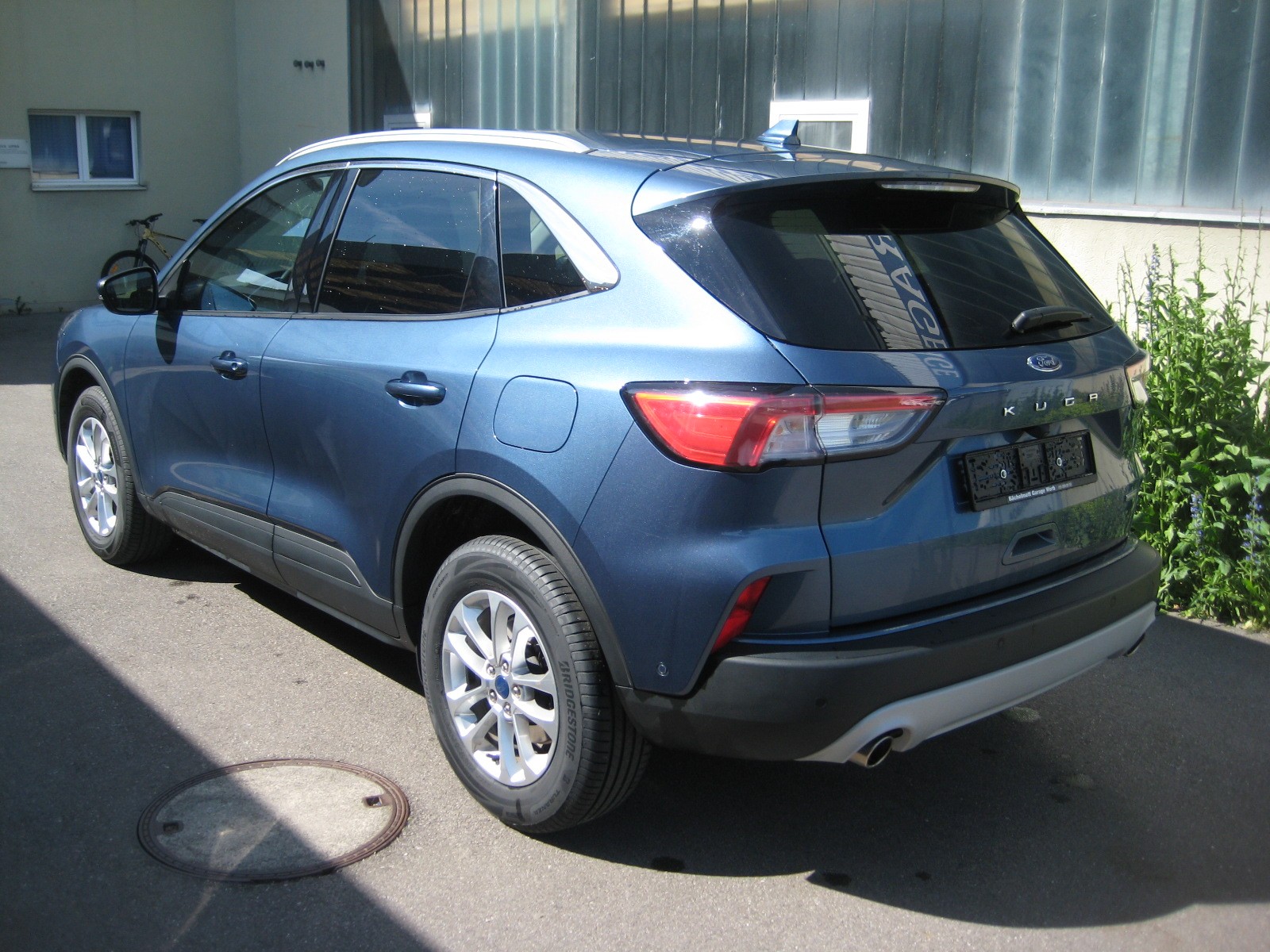 FORD Kuga 2.5 FHEV Titanium FWD-image-2