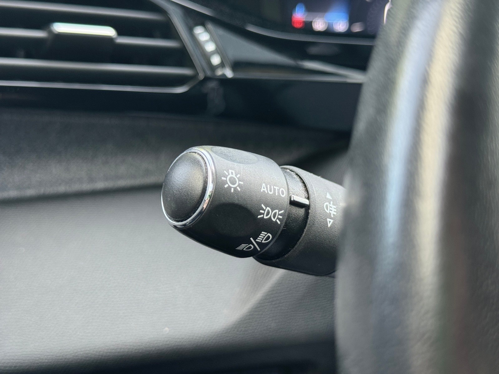 PEUGEOT 308 SW 1.5 BlueHDI Allure Pack EAT8-image-18
