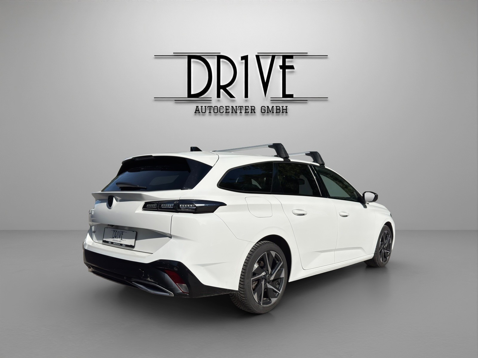 PEUGEOT 308 SW 1.5 BlueHDI Allure Pack EAT8-image-4