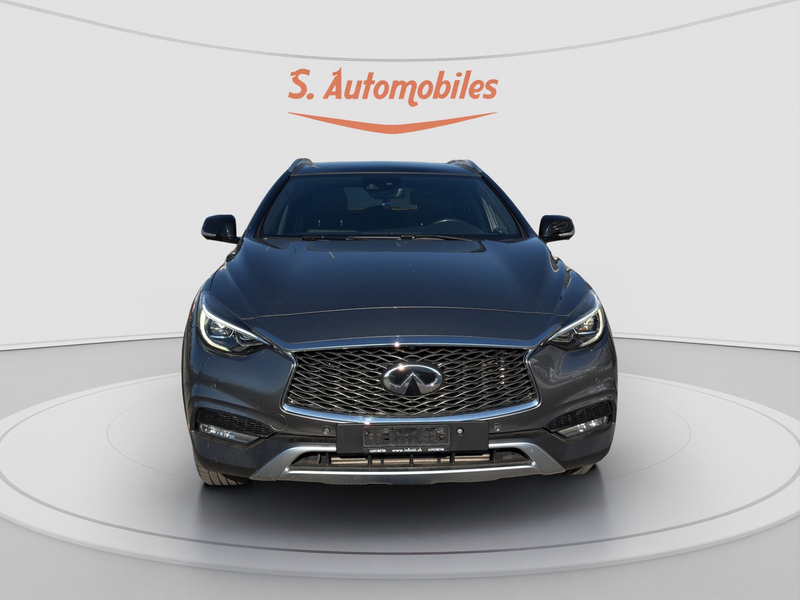 INFINITI QX30 2.2d Premium Tech DCT AWD-image-2