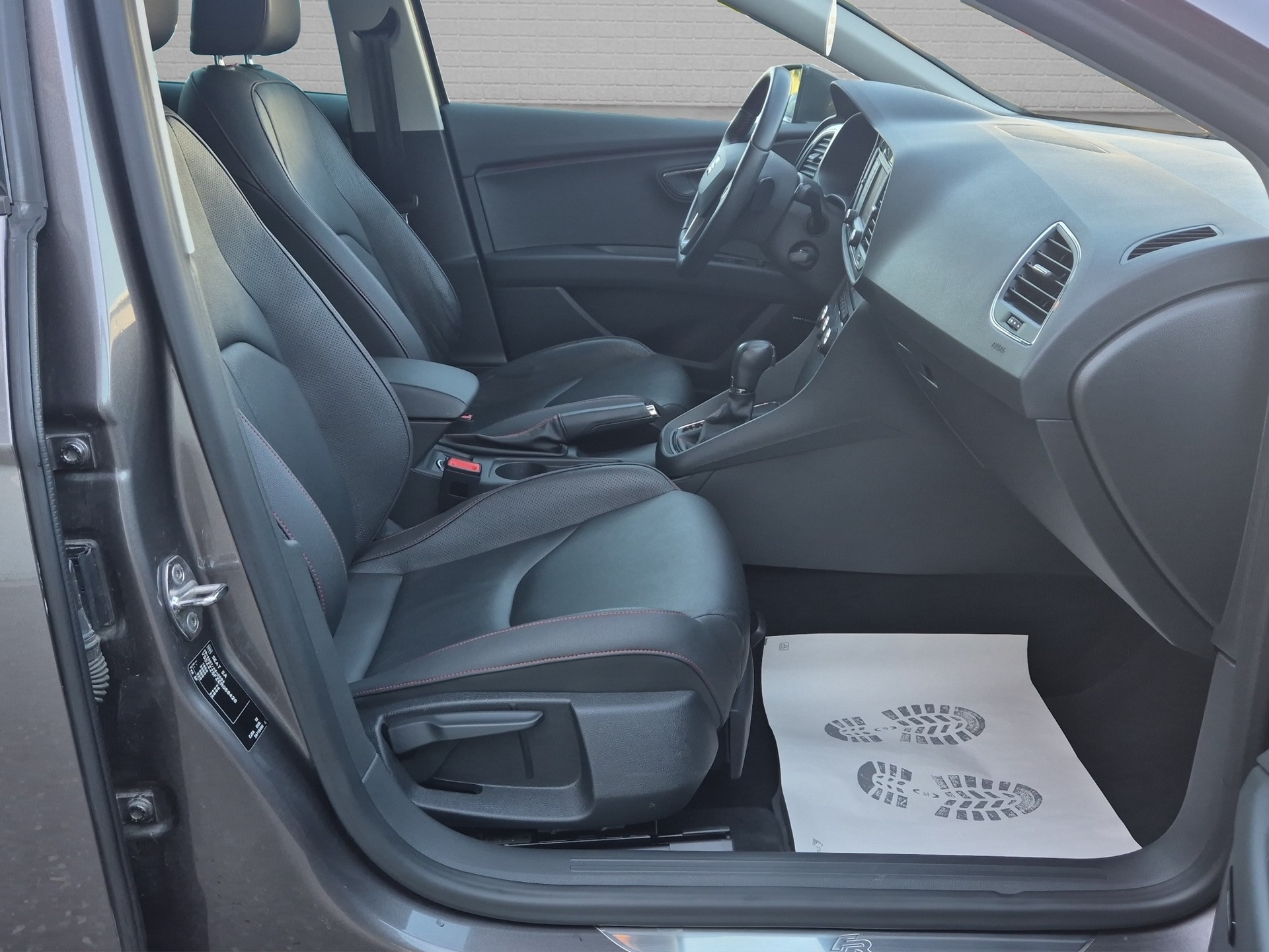 SEAT Leon 1.8 TSI FR DSG-image-15