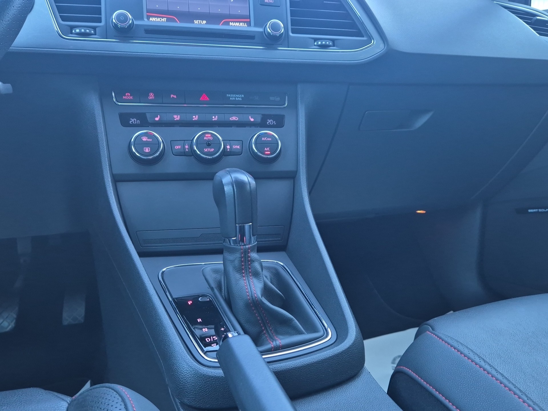 SEAT Leon 1.8 TSI FR DSG-image-19