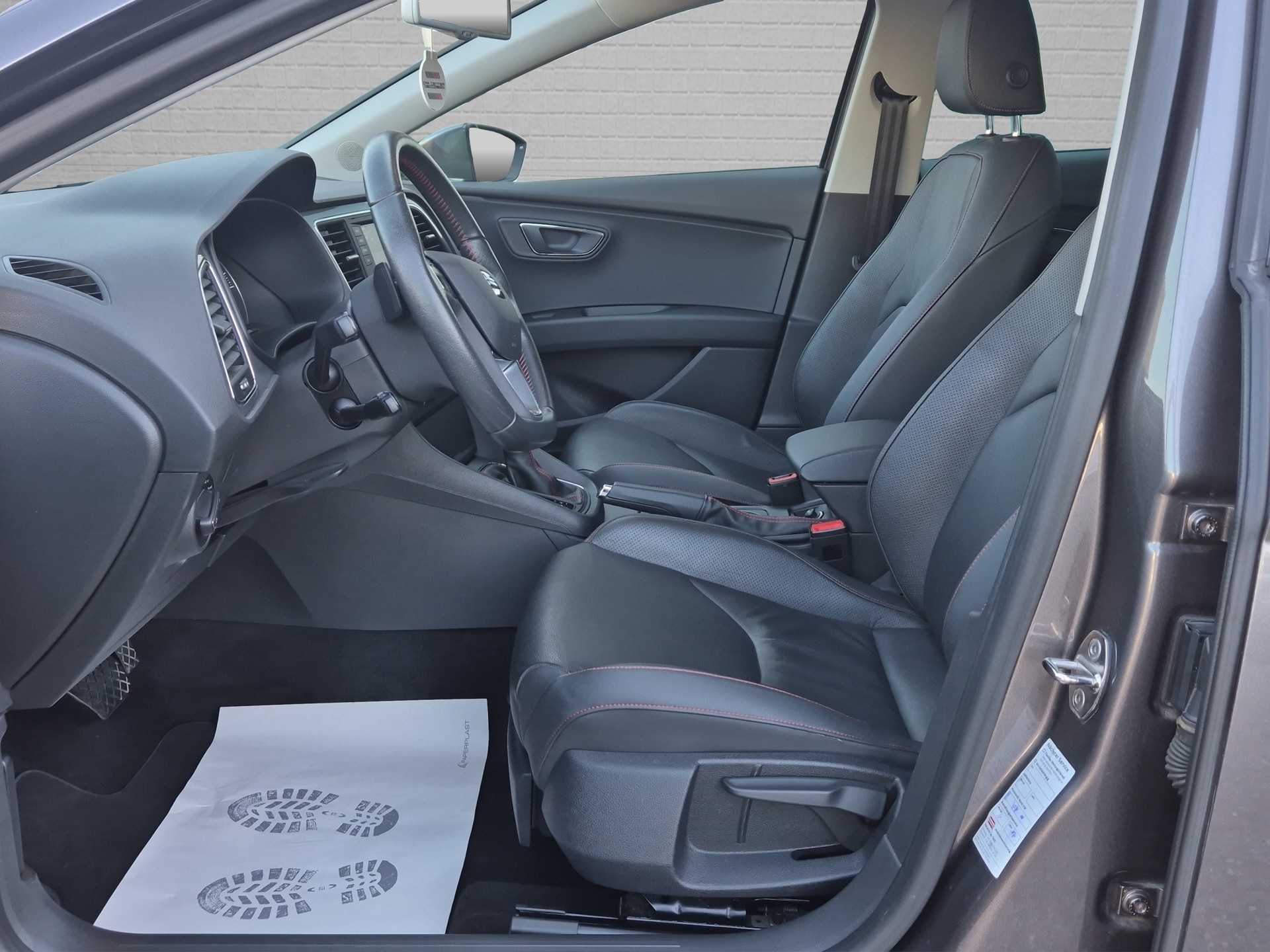 SEAT Leon 1.8 TSI FR DSG-image-14
