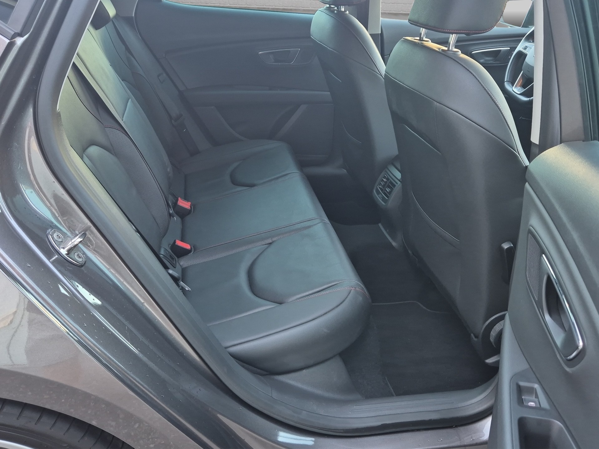 SEAT Leon 1.8 TSI FR DSG-image-26