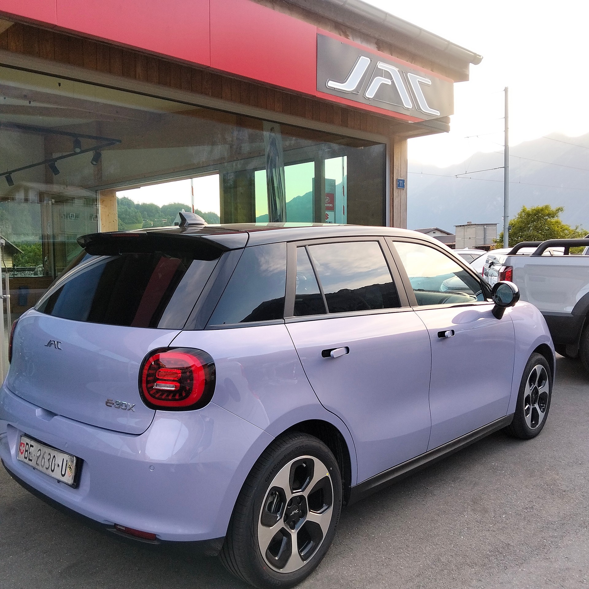 JAC E30X 51 kWh Flagship Pro+-image-3