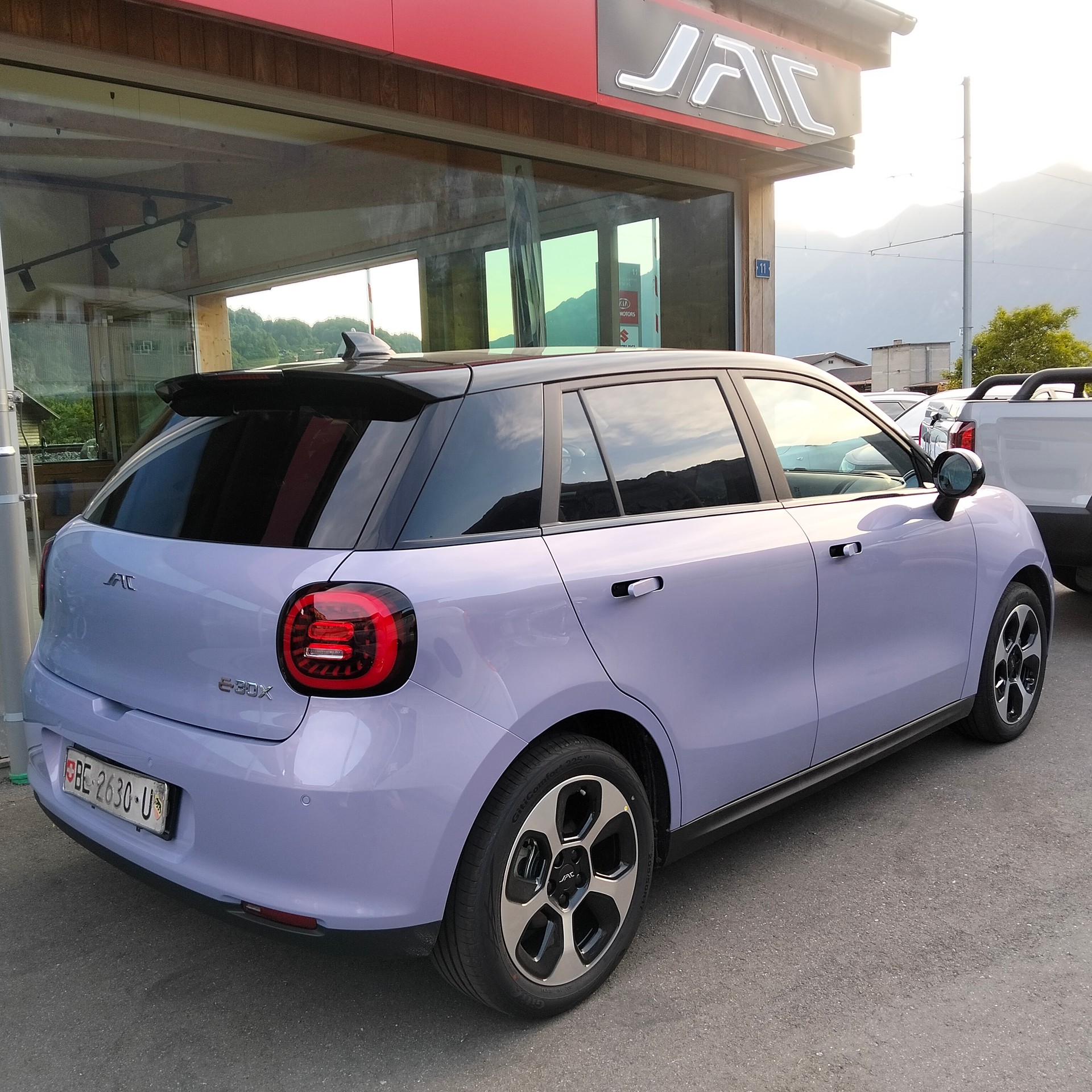 JAC E30X 51 kWh Flagship Pro+-image-4